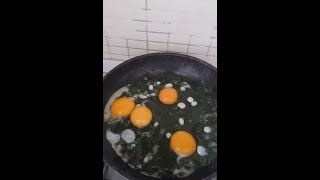 Sabah Kahvaltısı-Ispanaklı Yumurta-Hızlı Yemek Videoları - Ertalabki nonushta - ismaloq bilan tuxum