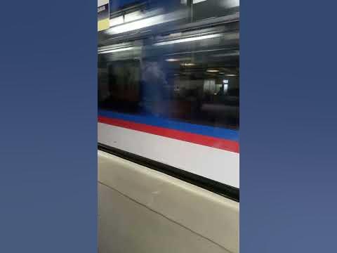 MRT 3 arriving at Santolan- Annapolis Station - YouTube