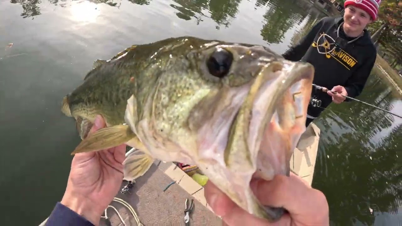 1v1 Fall BASS FISHING Challenge on PRIVATE LAKE