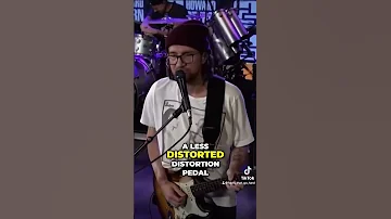 John Frusciante of the Red Hot Chili Peppers demos his guitar pedals for Howard Stern Show #shorts