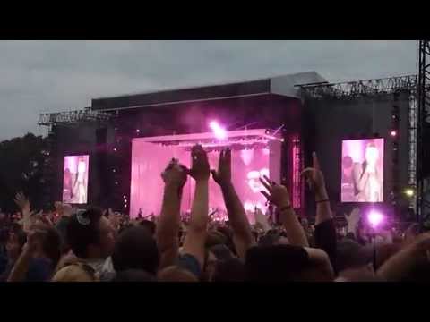 Kasabian - Ee-zeh - Live @ Victoria Park, Leicester