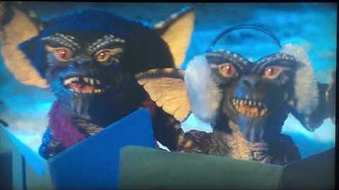 Gremlins singing Xmas song
