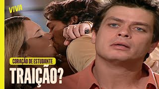 Edu Flagra Amelinha E Nélio Aos Beijos Coração De Estudante Melhor Do Dia Viva