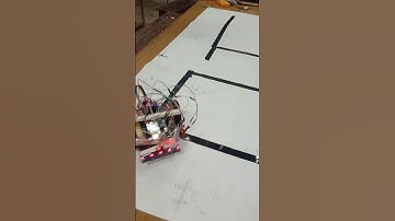 Path follower maze solving bot #maze #bot #shorts