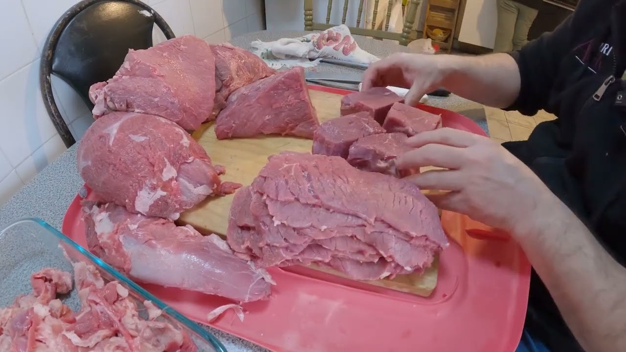 Como cortar la Pulpa Negra o Top Round para milanesas, deshebrada o cortadillo.