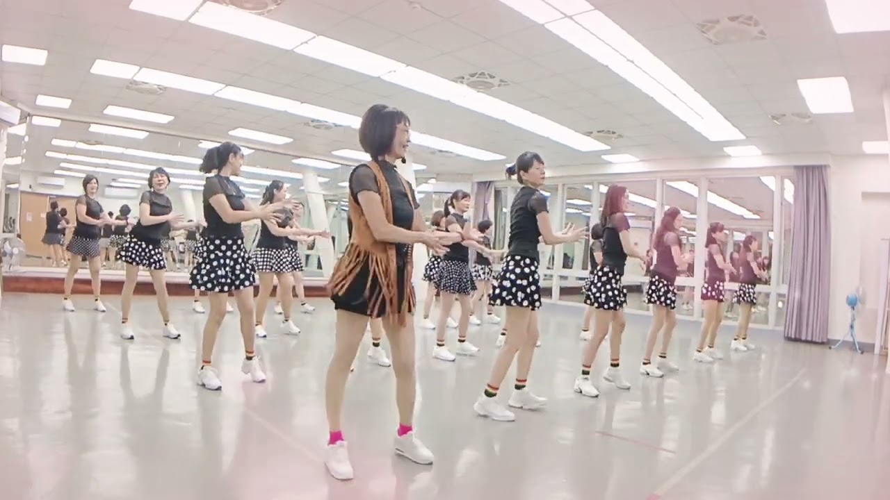 Ke Ai De Mei Guei Hua可愛的玫瑰花Linedance排舞 By Wendy Lin(TW)