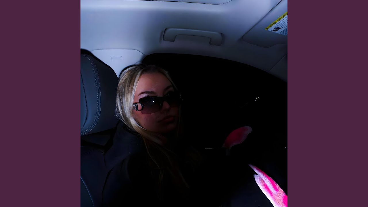 FLAWLESS auf YouTube ansehen FLAWLESS auf YouTube ansehen