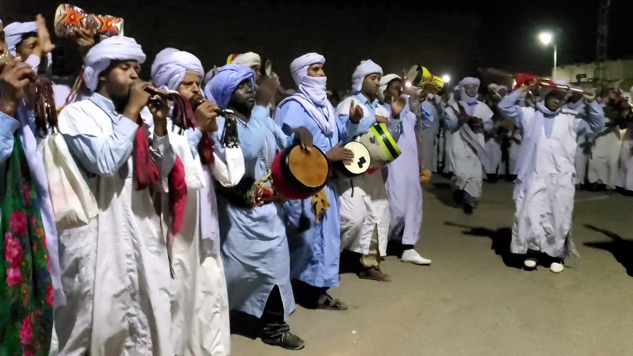 بسم الله زاير المغيلي يا النعرة مفتاح======نزهى في بلادو وانا فرحان قلبي مرتاح (فزعة البارود اظوى)