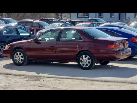 Βίντεο: Έχει ιμάντα χρονισμού ένα Toyota Camry 2000;