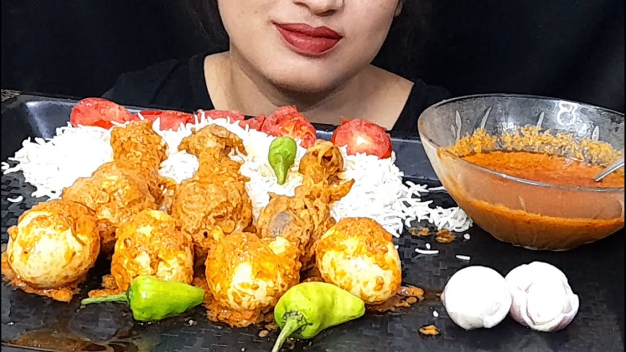 SPICY CHICKEN LEGS GRAVY BOILED EGGS AND BOILED RICE EATING SO YUMMMY