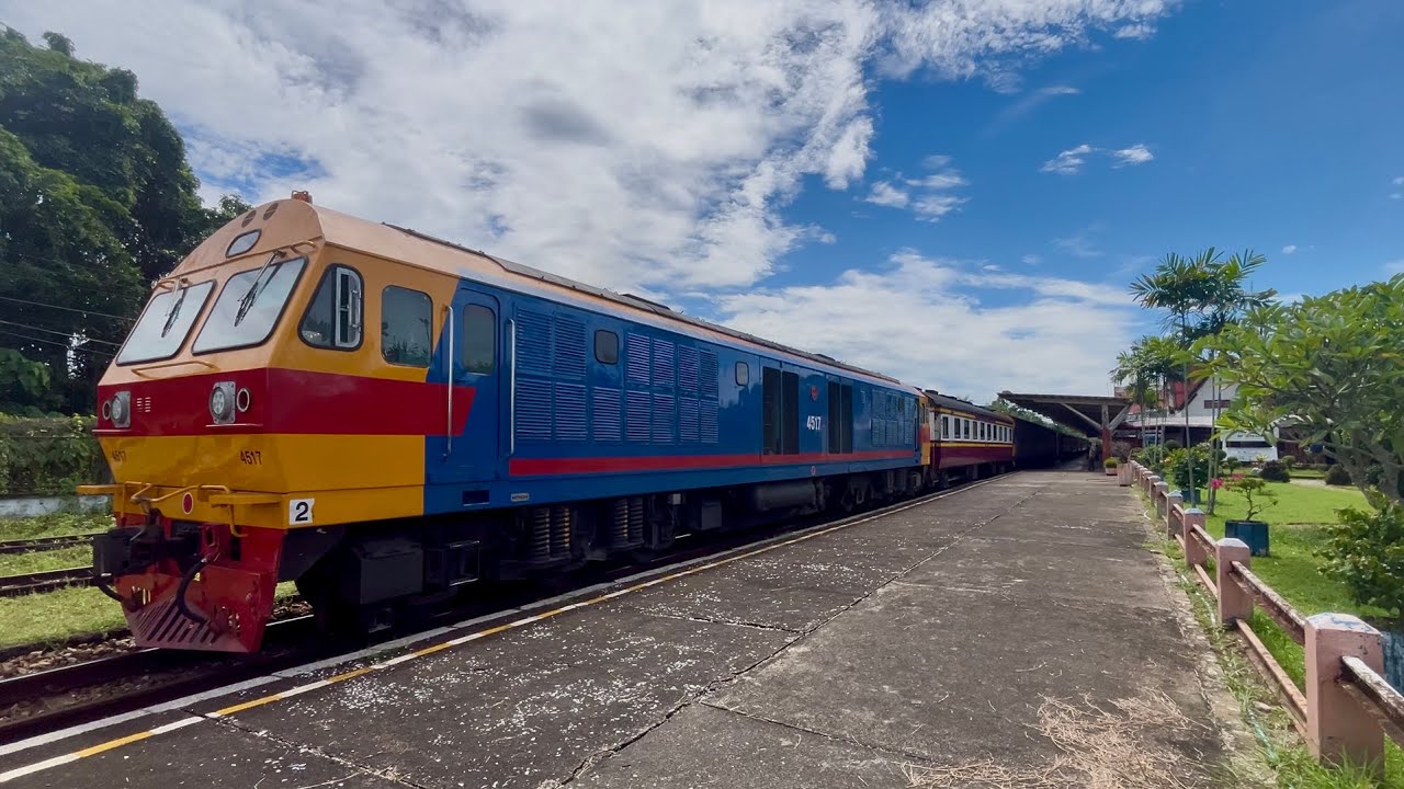 นั่งรถไฟจากสถานีประจวบคีรีขันธ์ - สถานีสุไหงโกลก โดยขบวนรถเร็วที่ 171 กรุงเทพอภิวัฒน์ - สุไหงโกลก