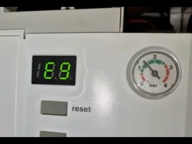 Junkers Cerapur ZWBC24-2c Defecto E9