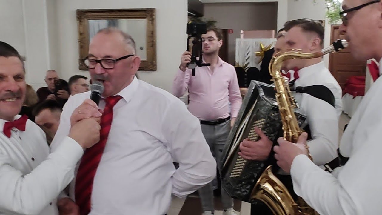 Rozśpiewany GOŚĆ pamagał rozkręcać BIESIADĘ w Złotym DWORZE z Kapelą STĄPORKOWSKĄ 