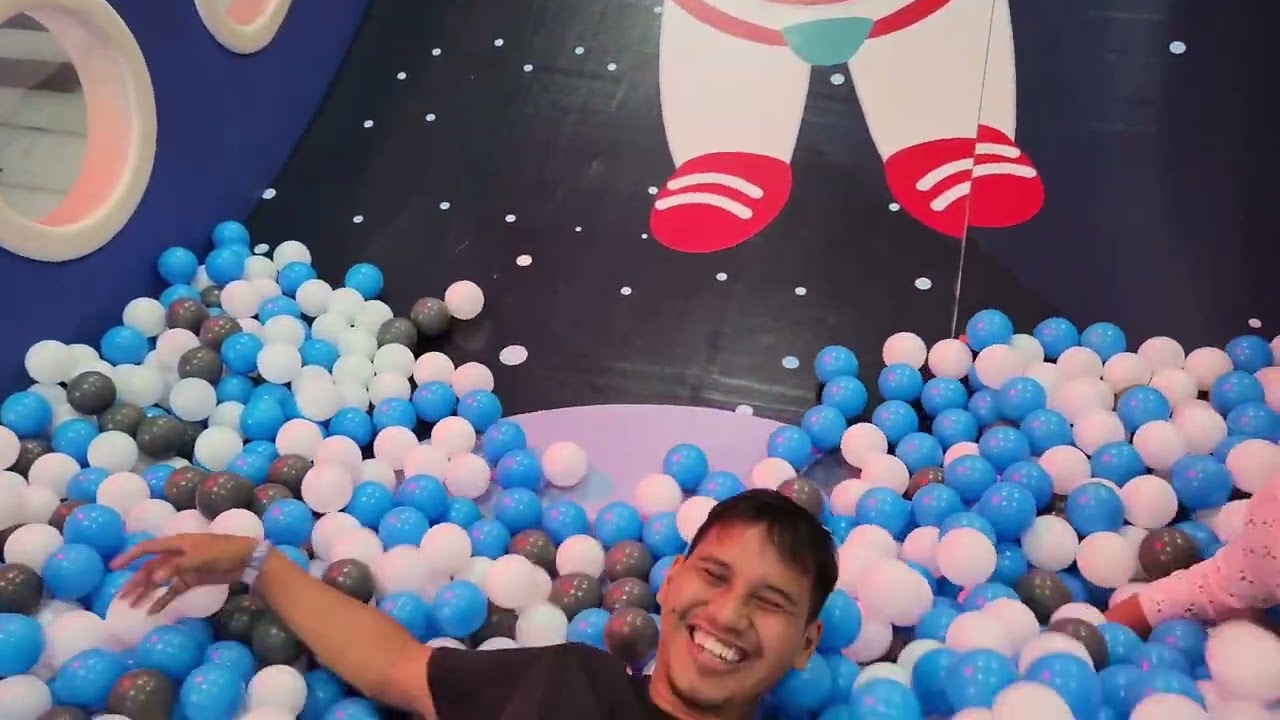 BERMAIN DI PLAYGROUND 