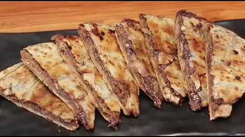 面点厨师长教您如何把麻酱糖饼做的酥脆香甜又好吃，赶快试试吧！ - 天天要闻