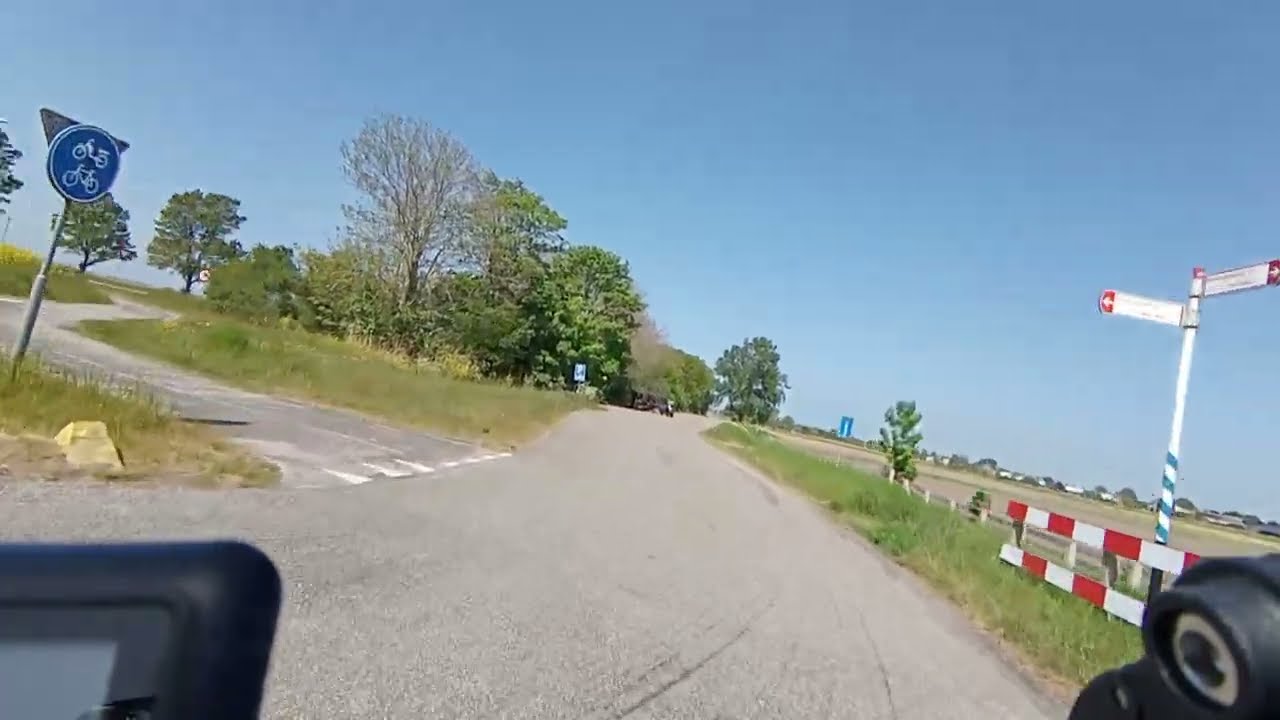 Fietsen door aquaduct Galamadammen, Koudum en Molkwerum