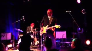 Los Straitjackets &quot;My heart will go on (theme from titanic)