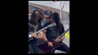 Watch ERIC PETERSON & ALEX SKOLNICK from TESTAMENT play LAMB OF GOD’S Headbangers Boat 11.3.23