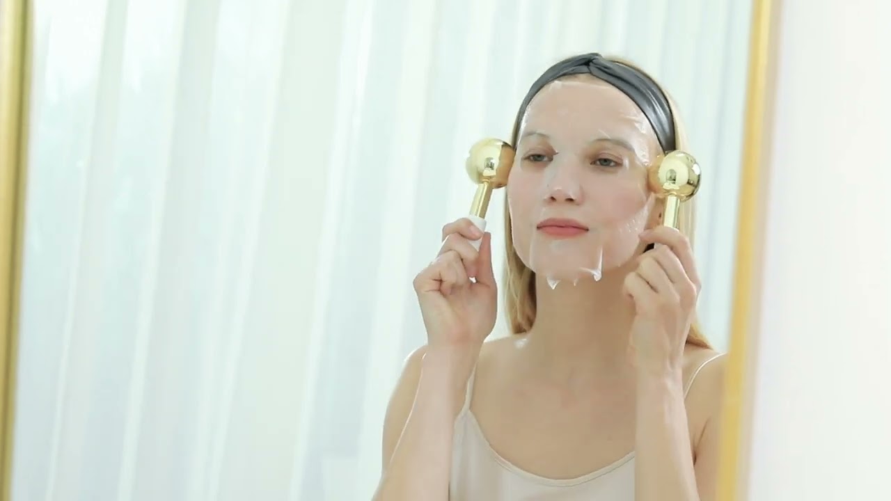 Get hydrated skin with PFEFE gold ice globes 