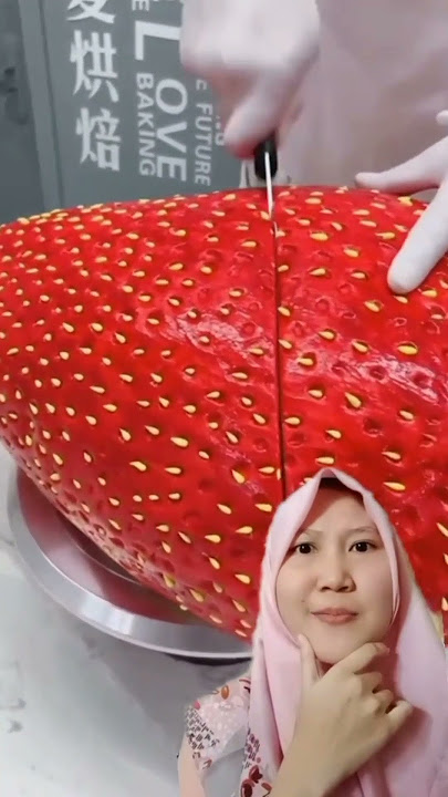 MENGEJUTKAN!! BUAH STRAWBERRY TERBESAR DI DUNIA WAHH BESAR SEKALI... ❤️ #shortsfeed #shorts
