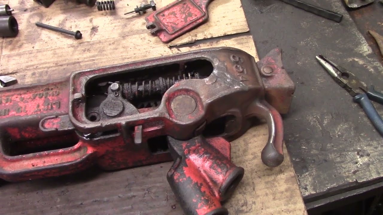 Welding Cast Iron - Simplex Jack - YouTube