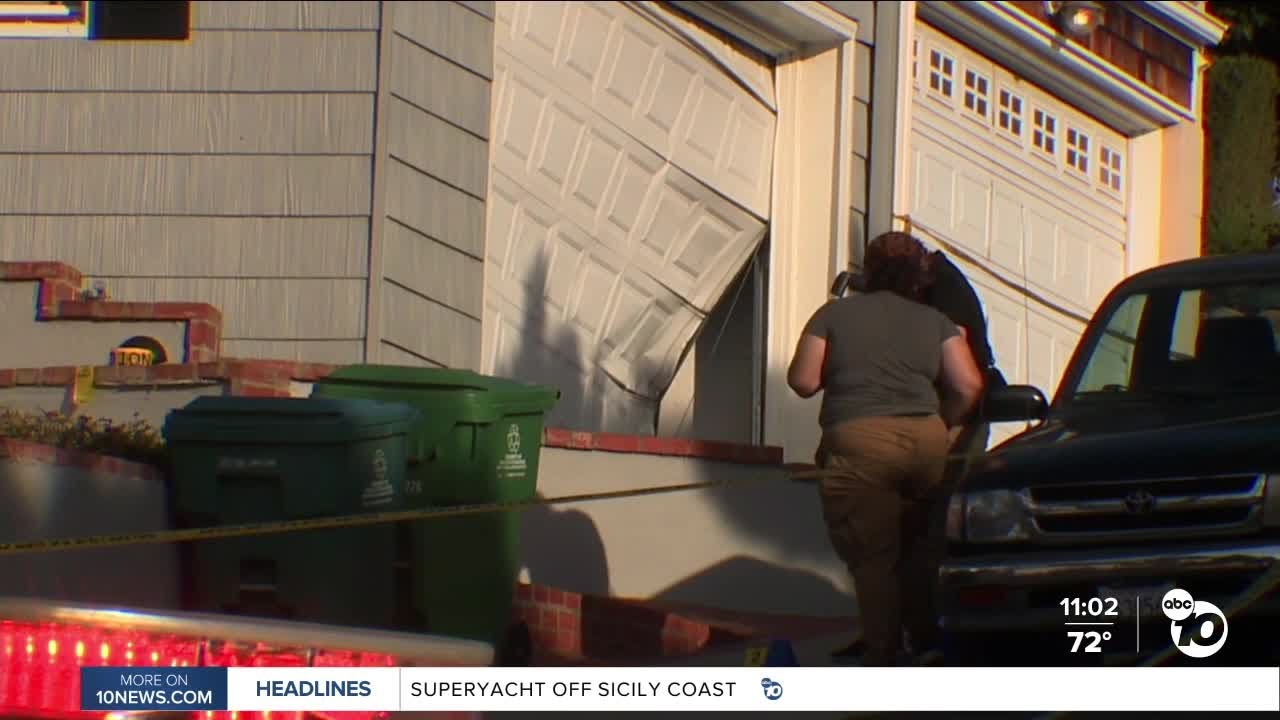 Two dead, one injured in triple shooting, man in custody - YouTube