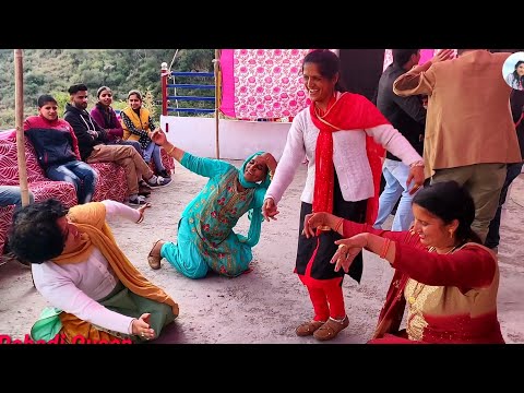 "इना-बड़िया-जो-तुड़का-लाना-हो-ठेकेदारनिये"-गाने-पर-झूम-झूम-कर-किया-डांस-||-latest-pahadi-dance-vido