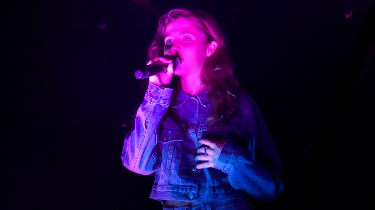Clairo Pretty Girl LIVE HD (2018) LA Debut! Los Angeles The Roxy