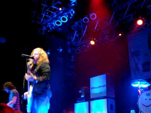 We the Kings - Skyway Avenue (Take Action Tour - 2...