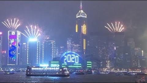 Hong Kong Stages Fireworks, Light Show to Celebrate New Year Arrival