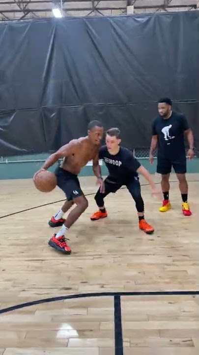 Rajon Rondo quick action finish at the rim 😤 #shorts