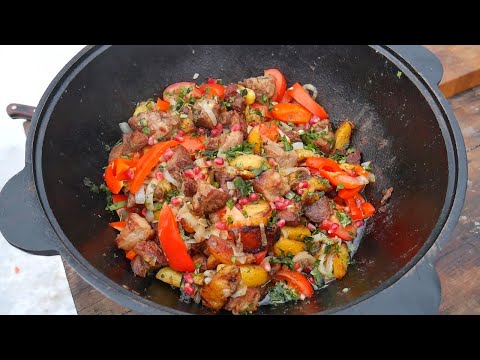ОДЖАХУРИ ПО - ГРУЗИНСКИ. МЯСО С КАРТОШКОЙ В КАЗАНЕ НА КОСТРЕ. ENG SUB.
