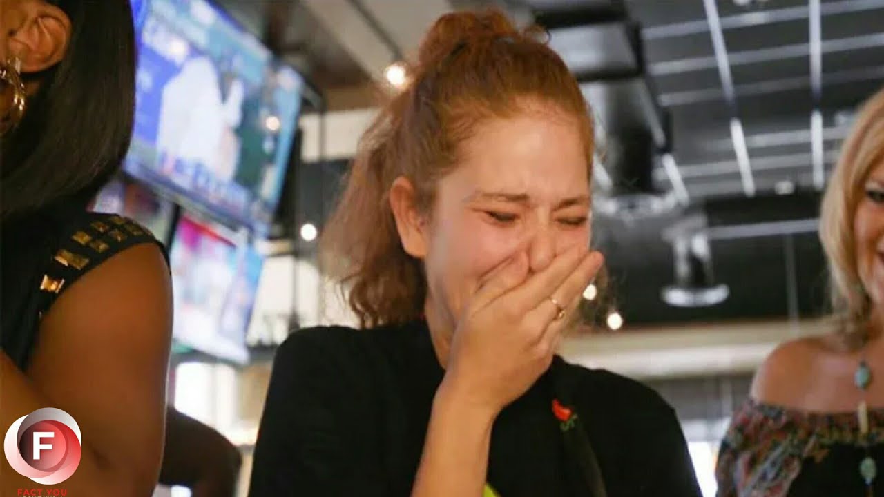 Waitress treated her client with all kindness When they left and saw