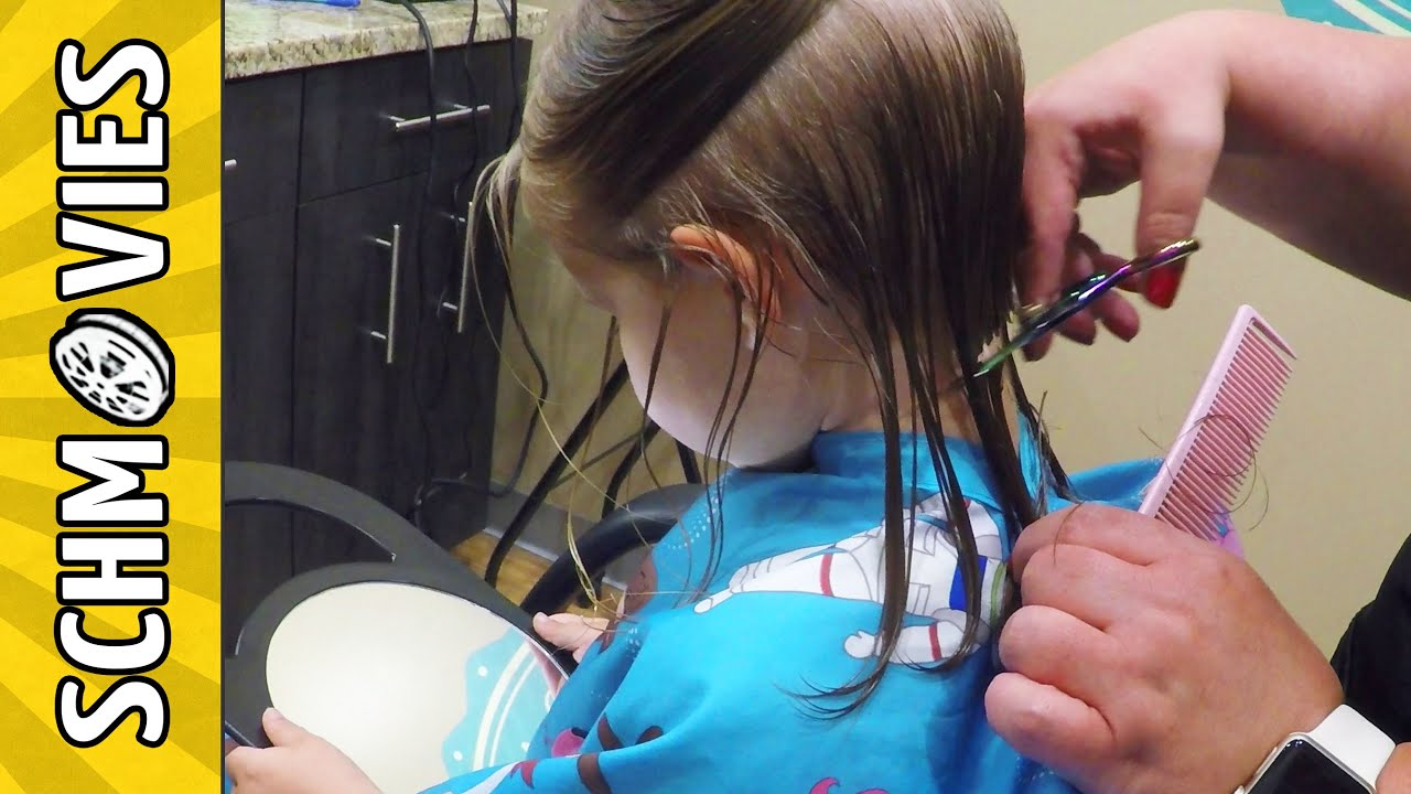 Cute Little Girl gets a CUTE Haircut!! - YouTube