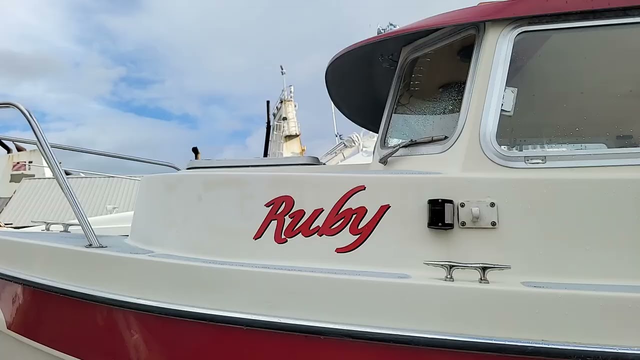 1988 C-Dory 22 Cruiser Hull Walkaround