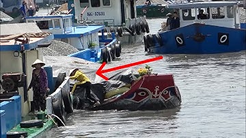 Đi ghe đẩy kiểu này chắc quen rồi/vượt cống kinh cụt