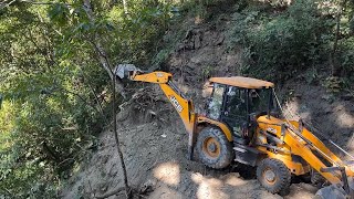 Every Second Operator Needs to Be Careful Shaping Loose Gravelly Mountain New Road