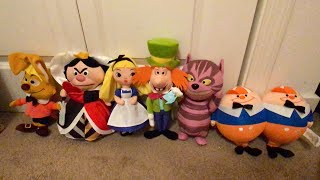 Unboxing the Disney D23 Exclusive Alice in Wonderland Plush Set