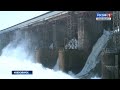 Новосибирская ГЭС начала сброс топляка из водохранилища