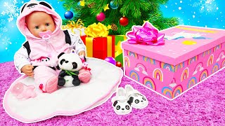 Christmas present for Baby Annabell doll. Christmas stories for kids. Videos with baby dolls.