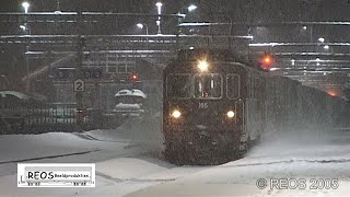 2005-02 [SDw] Bahnhof Kandersteg at NIGHT with HEAVY SNOWFALL, BLS and SBB in real winter, AMAZING!