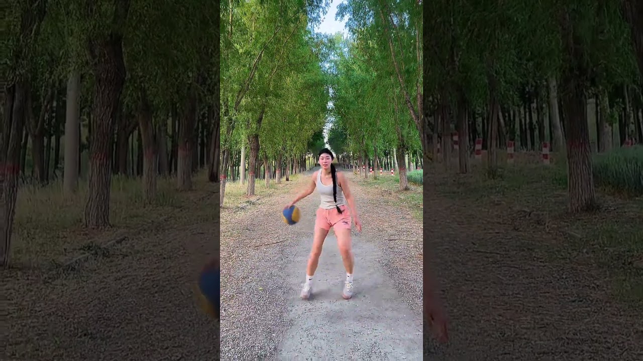 Hooping Like a Boss: Teen Girl Takes Over the Court! 