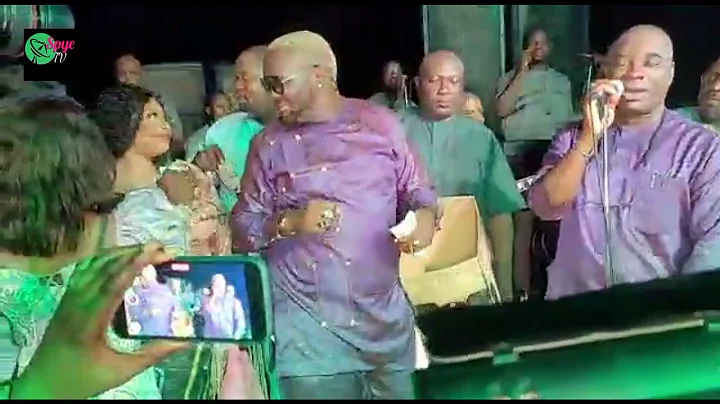 Kwam 1 smSerenades Yomi Fabiyi at Laide Bakare's House Warming