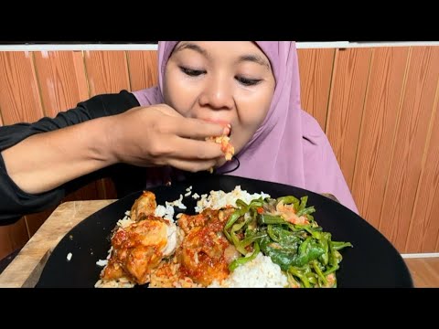 MAKAN SIANG INI!! AYAM BUMBU MERAH SAYUR GENJER MEMANG JODOH YANG TERTUNDA