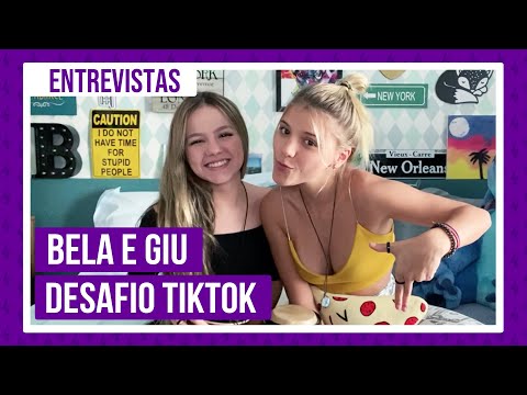 Bela Fernandes e Giulia Nassa completando músicas do TikTok