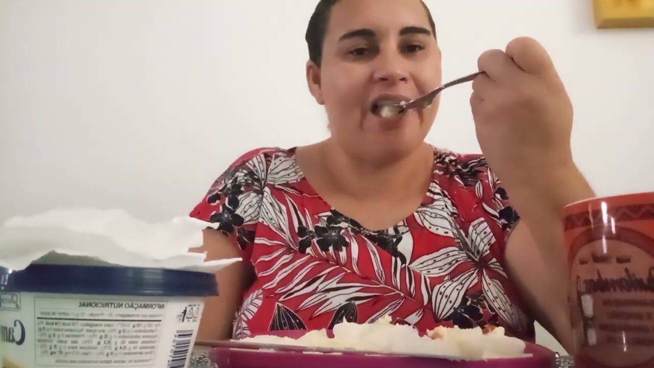 Boa noite 🌃 vamos comer☕😋🕊️