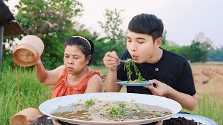 แกงผักหวานใส่ไข่มดแดง ใส่เครื่องแกงบ้านๆ ซดน้ำแซ่บขนาดจ้า ผักหวานสดรสชาติหวานมาก | อร่อยนัวร์