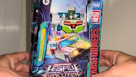 How to transform legacy evolution Autobot Medix. Transformers deluxe figure. Crankcase crosscut