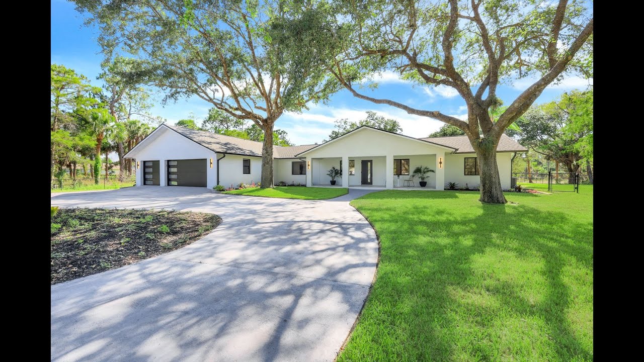 675 27th St SW, Naples, FL 34117