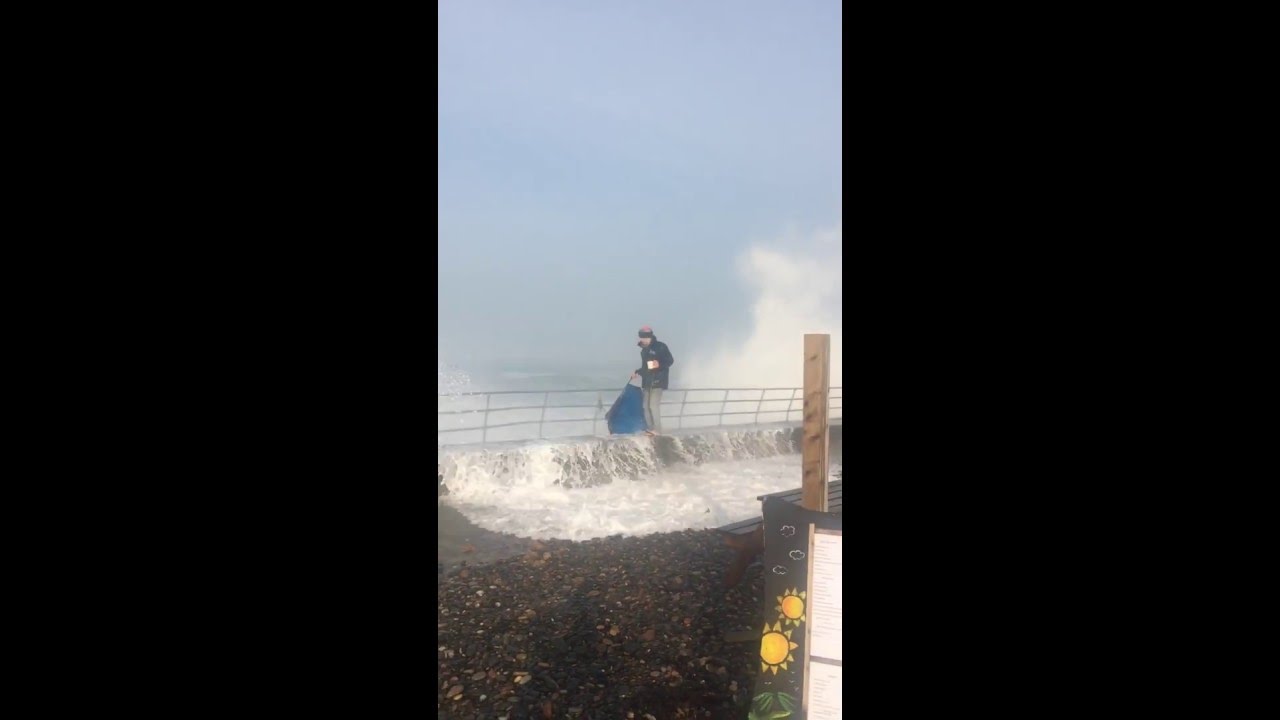 Umbrella fail YouTube